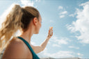 Sonnenschutz für dein Haar – so bleibt es gesund & glänzend