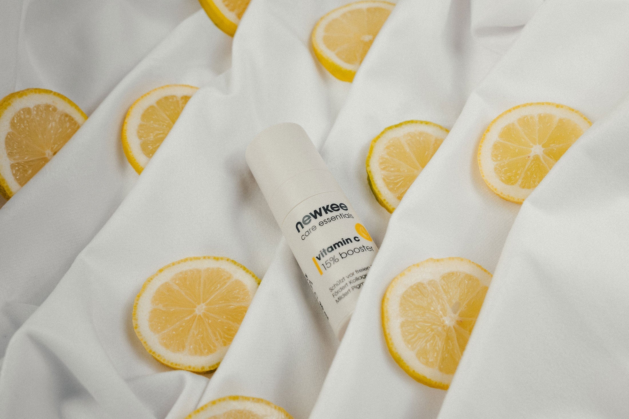 Wann und wie oft trägt man ein Vitamin-C-Serum auf?